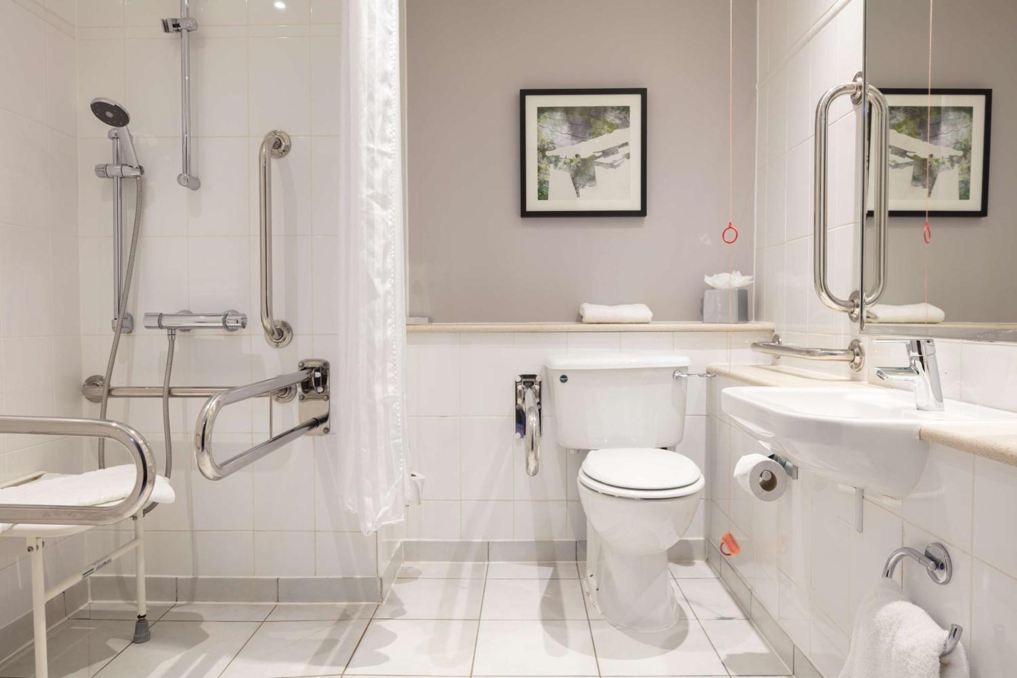 Queen Room Mobility Access