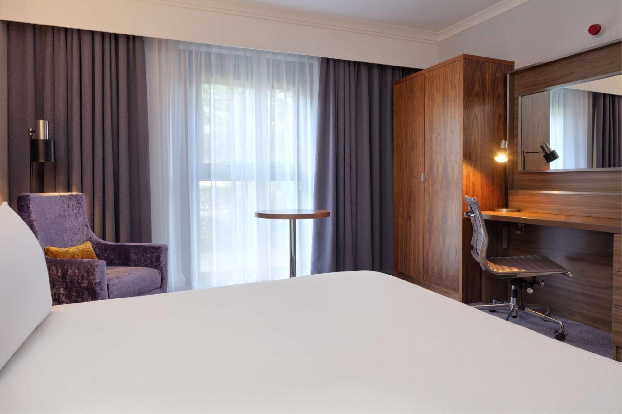 Queen Room Mobility Access