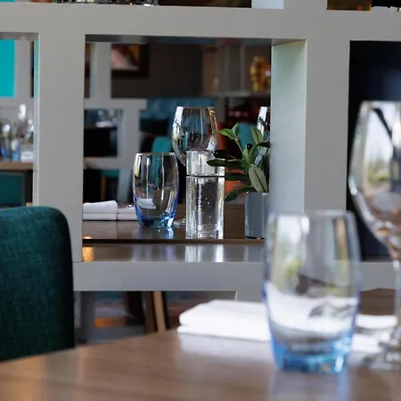 Doubletree By Hilton Edinburgh Airport-3